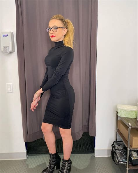 Kat Timpf: Net worth, salary, height, husband, education, surgery